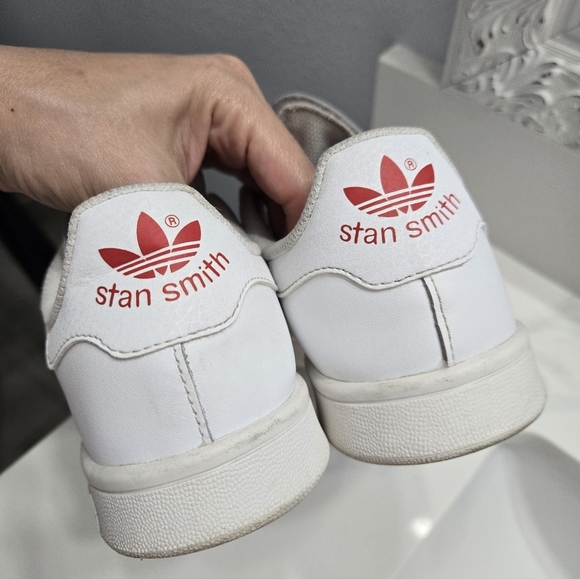 Adidas Stan Smith Valentines Day Sneakers - Picture 12 of 16